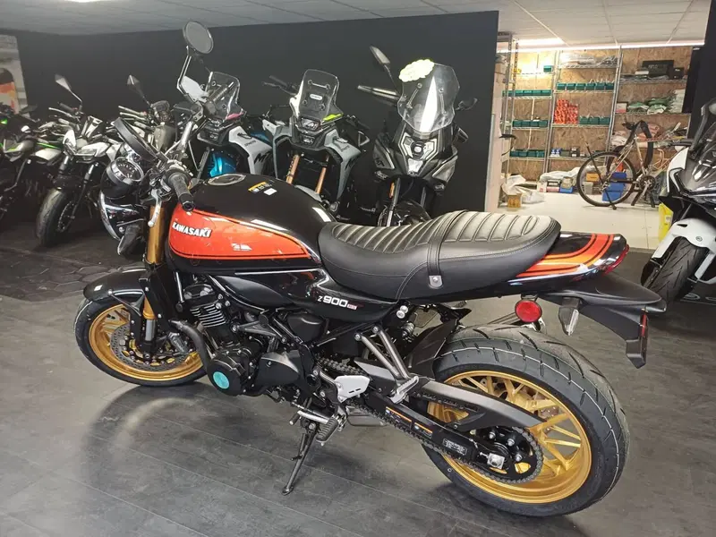 Kawasaki Z 900 RS SE (2026) (2)