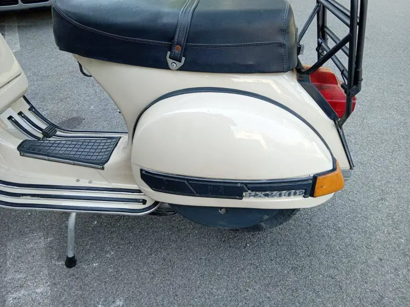 Piaggio PX 200 E (4)