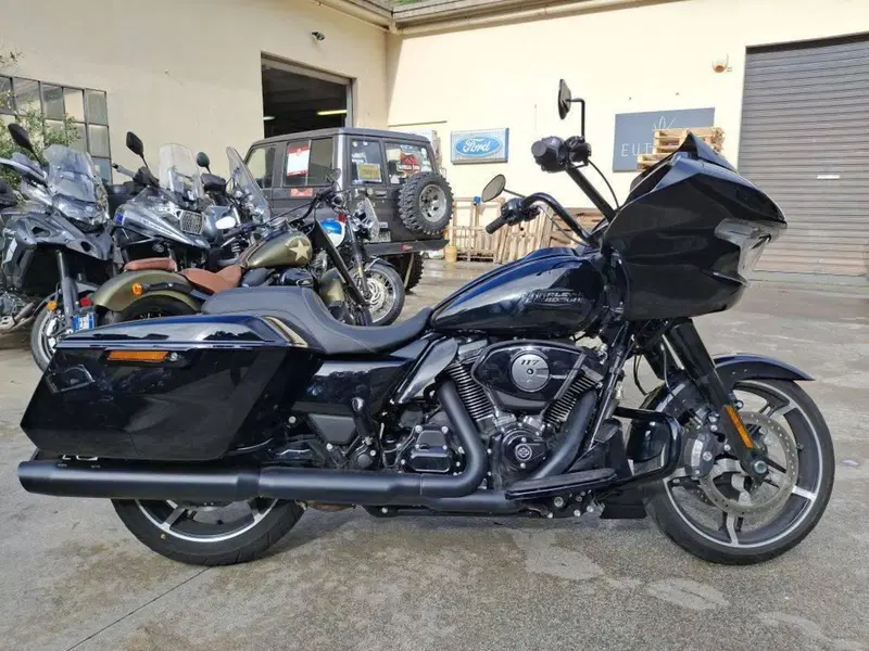 Harley-Davidson Road Glide (2024 - 26)
