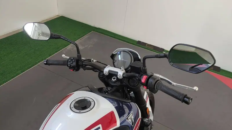 Triumph Trident 660 Triple Tribute Edition (2024) (4)