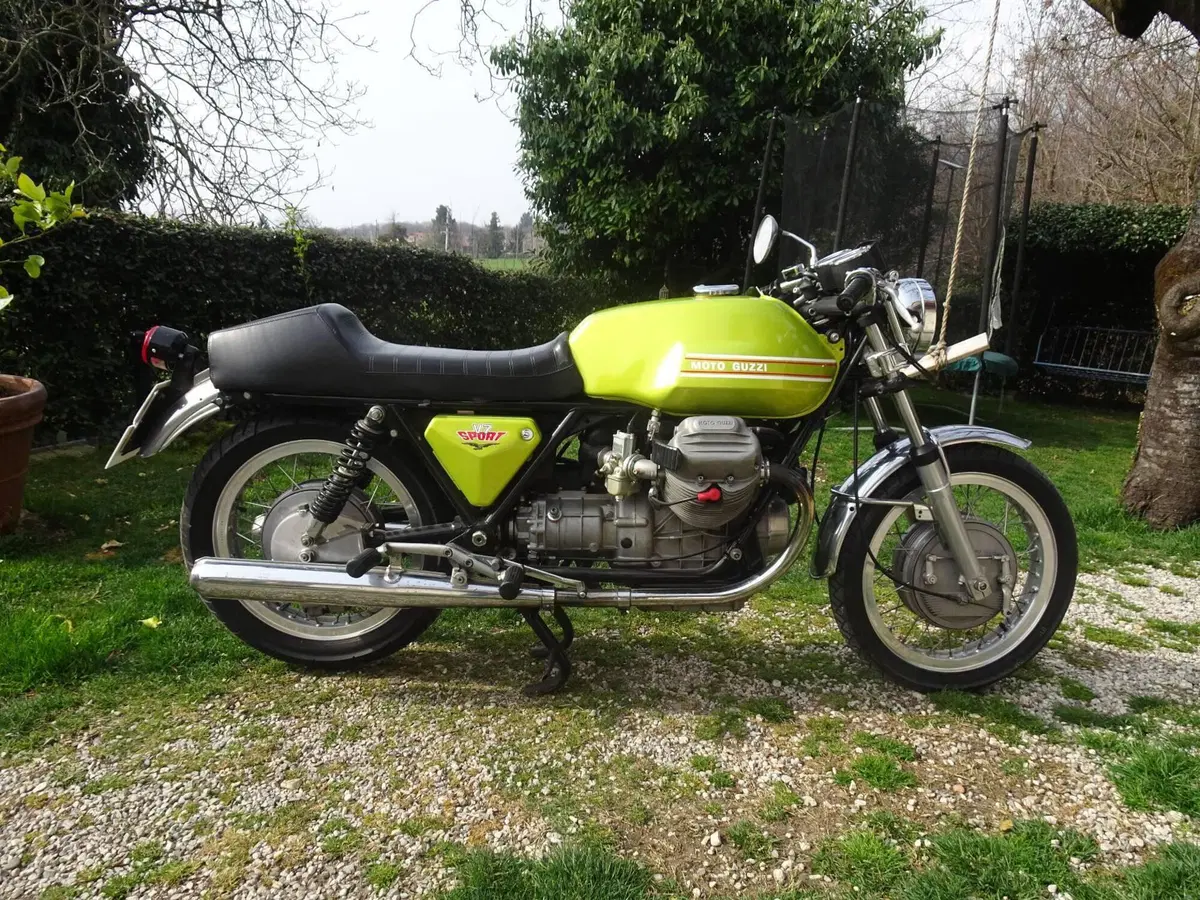 Moto Guzzi V7 SPORT