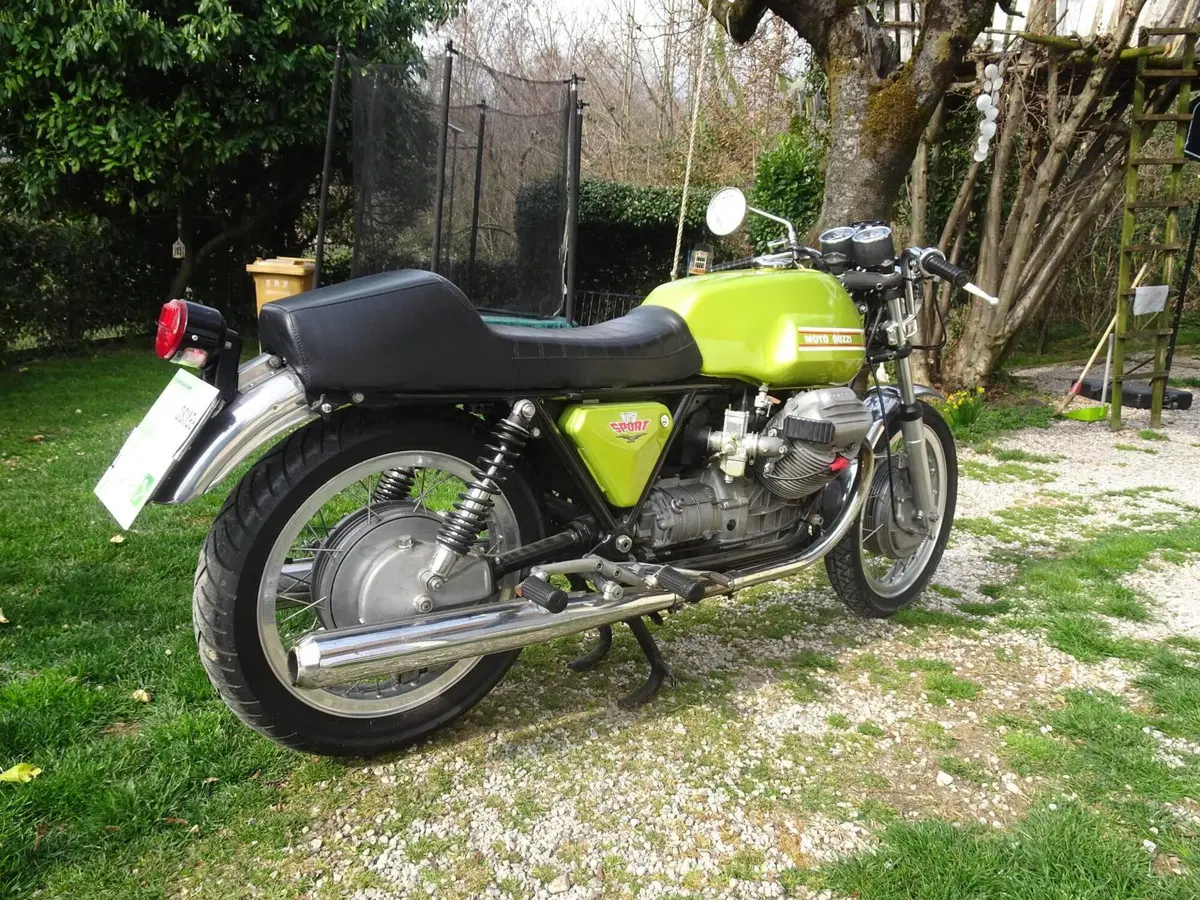 Moto Guzzi V7 SPORT (3)