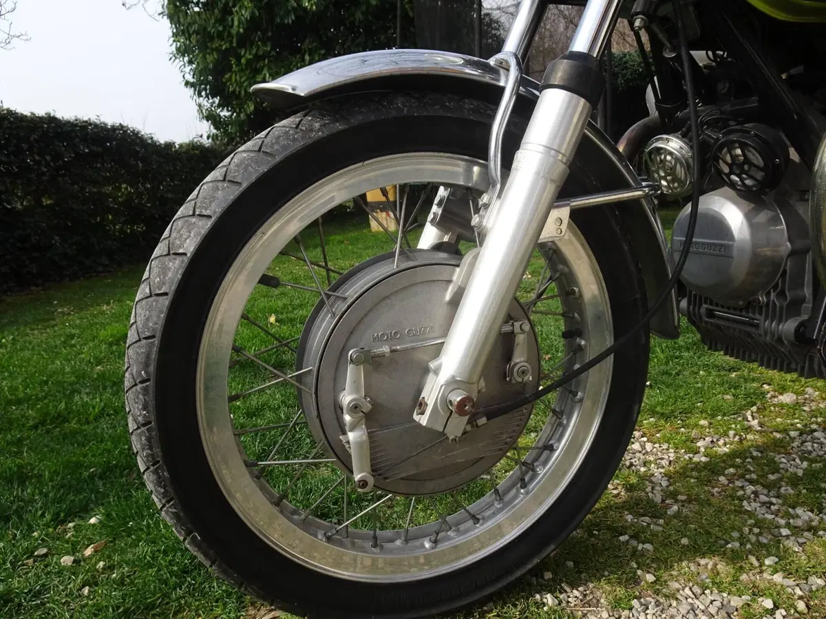Moto Guzzi V7 SPORT (8)