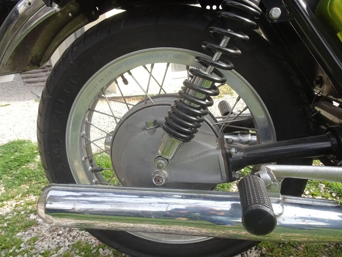 Moto Guzzi V7 SPORT (18)