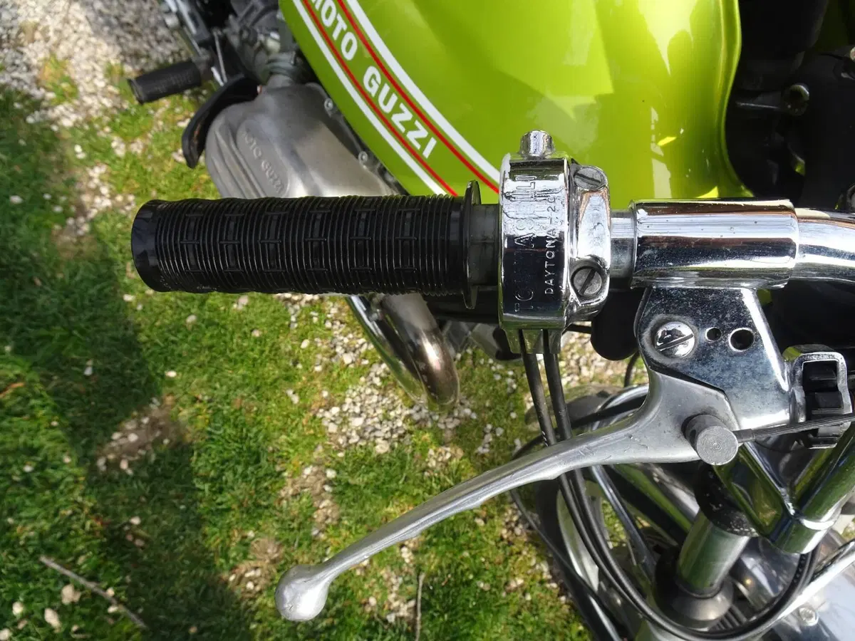Moto Guzzi V7 SPORT (19)