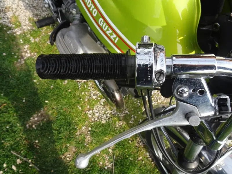 Moto Guzzi V7 SPORT (19)