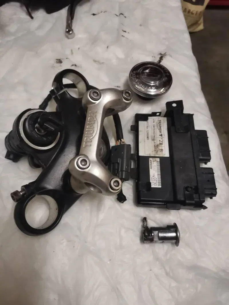 Ricambi triumph speed twin 900 100 % (6)