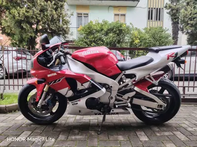 Yamaha YZF R1 (1998 - 99) usata