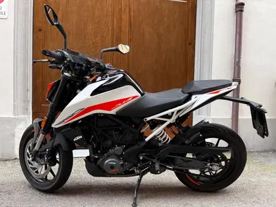 KTM 390 Duke (2021 - 23) usata