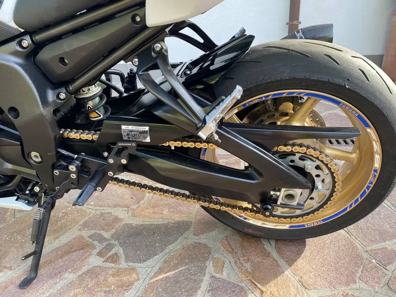 Yamaha FZ8 (2010 - 12) (2)