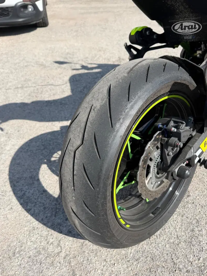 Kawasaki Z 900 (2021 - 24) (8)