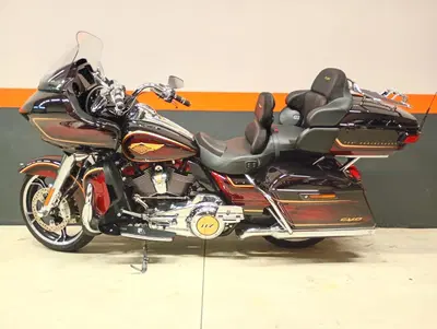 Harley-Davidson CVO Road Glide Limited Anniversary (2023) usata