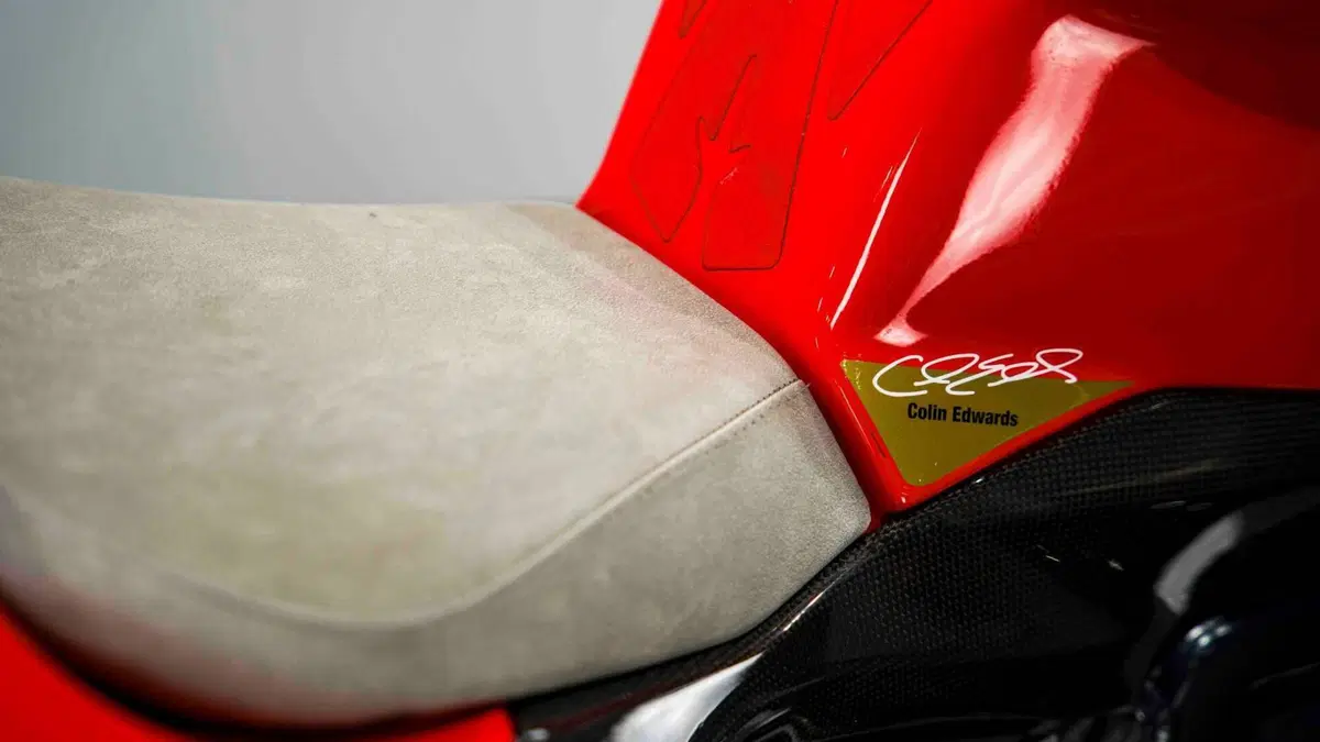 Aprilia RSV 1000 R Factory (2004 - 05) (12)