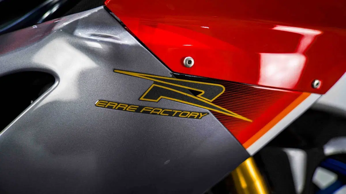 Aprilia RSV 1000 R Factory (2004 - 05) (19)