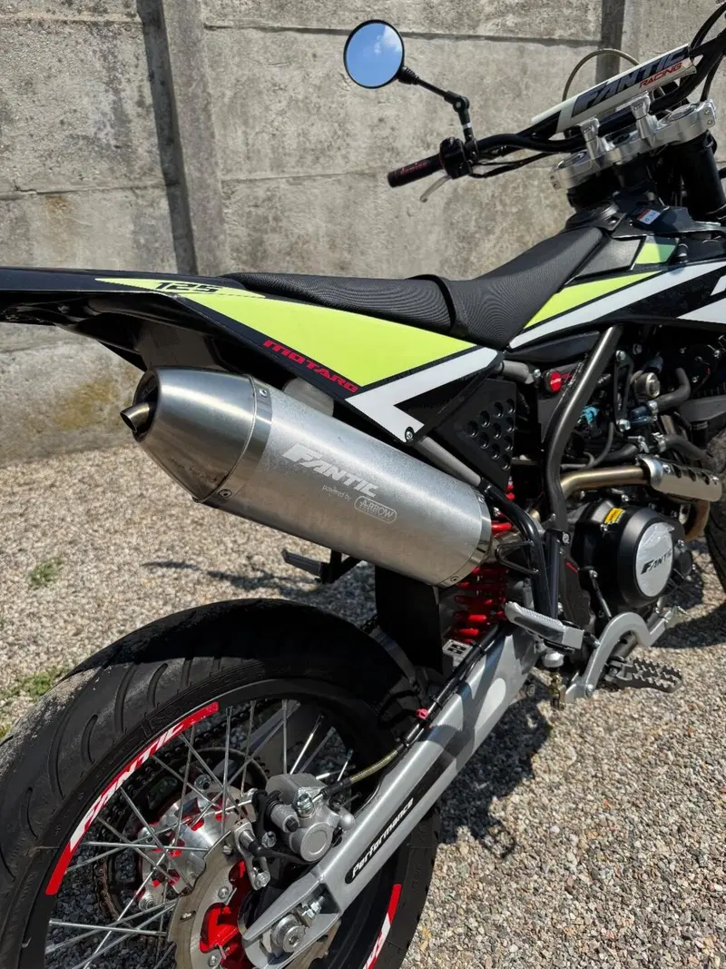 Fantic Motor Motard 125 Performance 4t (2020) (6)