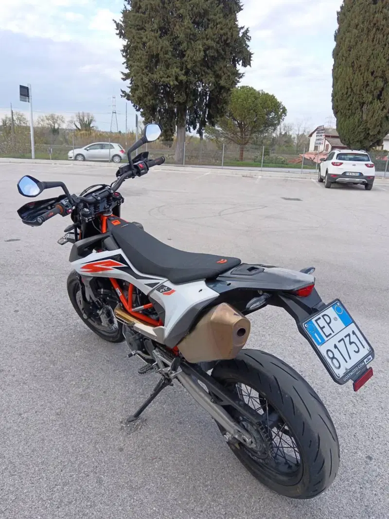 KTM 690 SMC R (2019 - 20) (4)