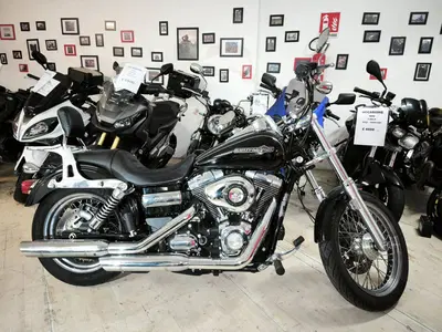Harley-Davidson 1584 Super Glide Custom (2008 - 13) - FXDC usata