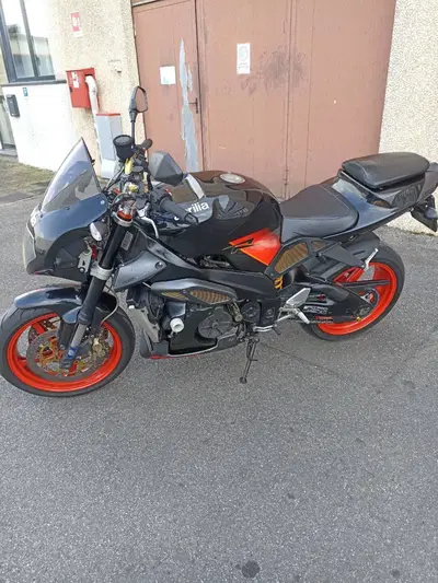Aprilia Tuono 1000 R (2004 - 05) usata