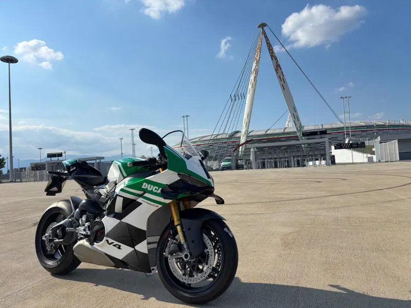 Ducati Panigale V4 Tricolore (2025 - 26) (8)