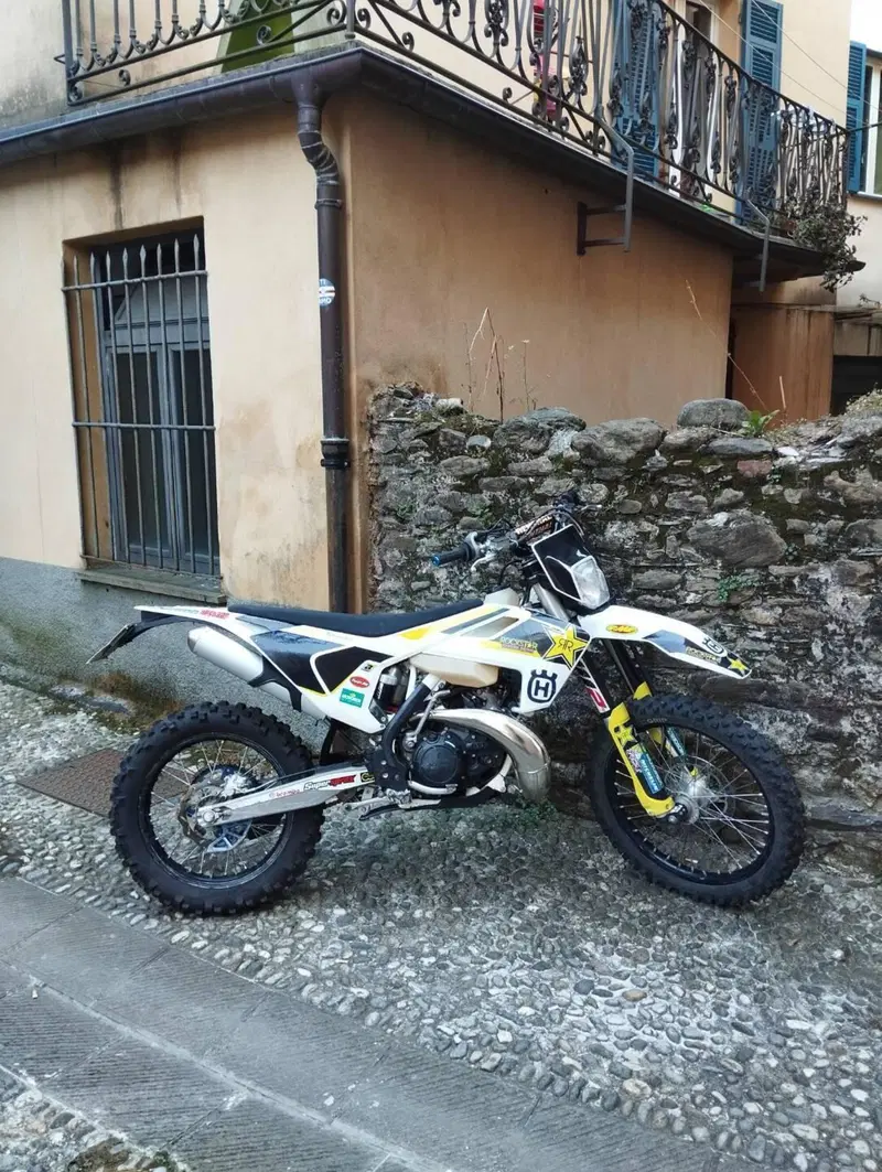 Husqvarna TE 300i (2018) (4)