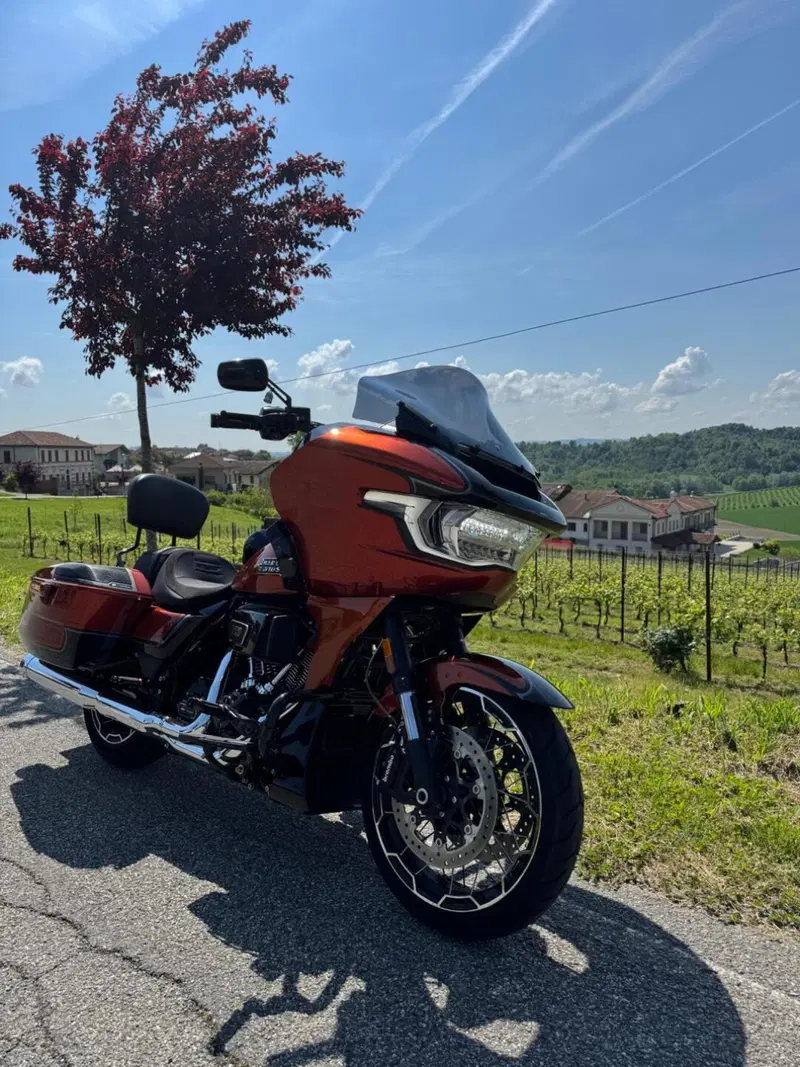 Harley-Davidson CVO Road Glide (2023) (10)