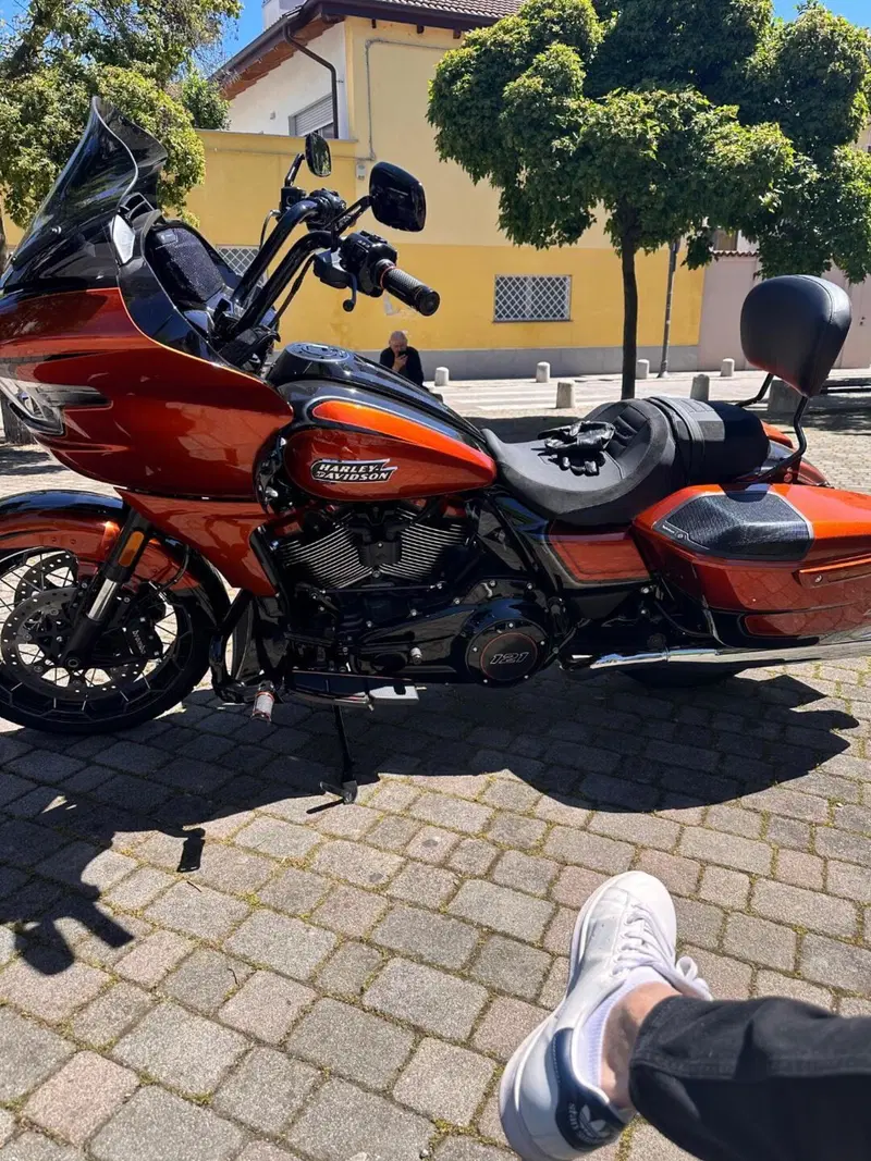Harley-Davidson CVO Road Glide (2023) (12)