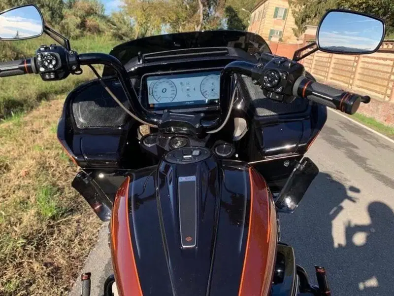 Harley-Davidson CVO Road Glide (2023) (15)