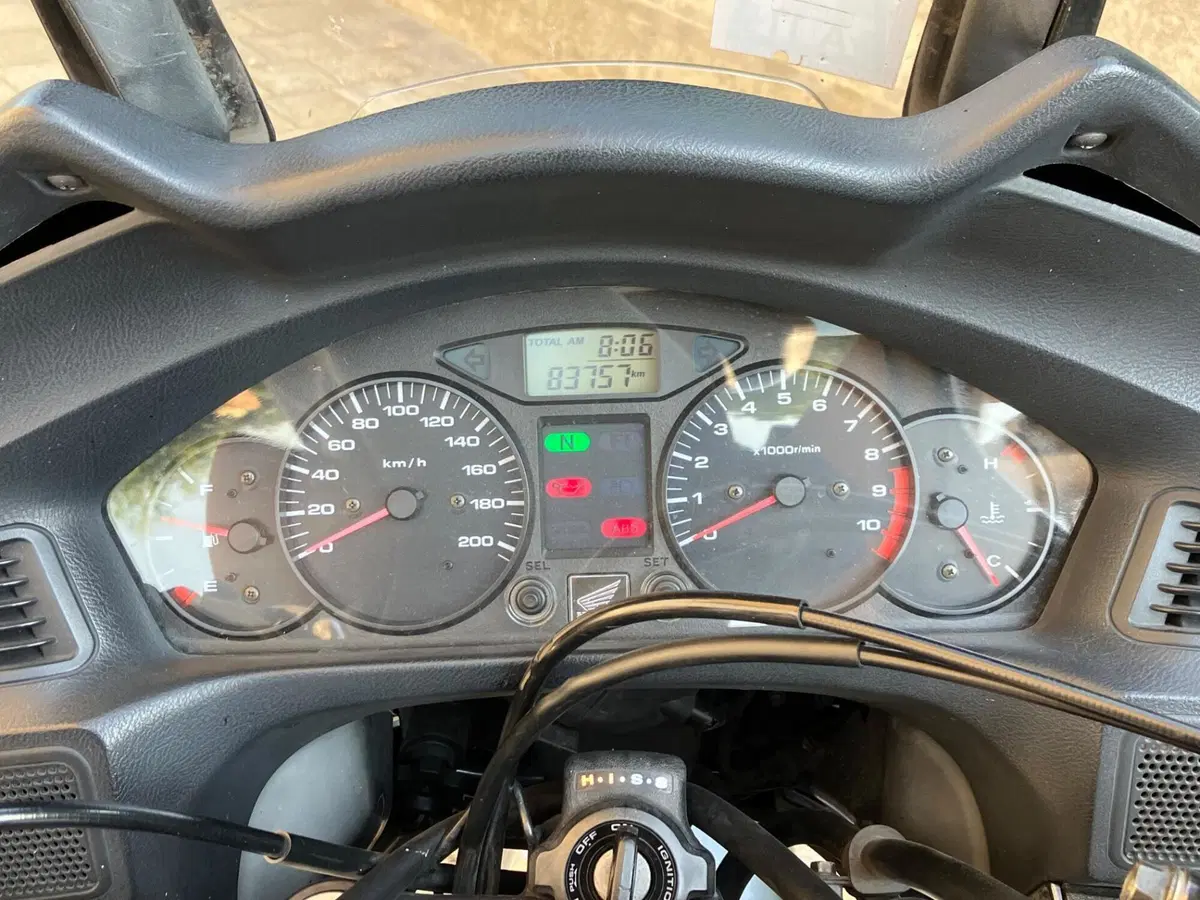 Honda Deauville 700 ABS (6)
