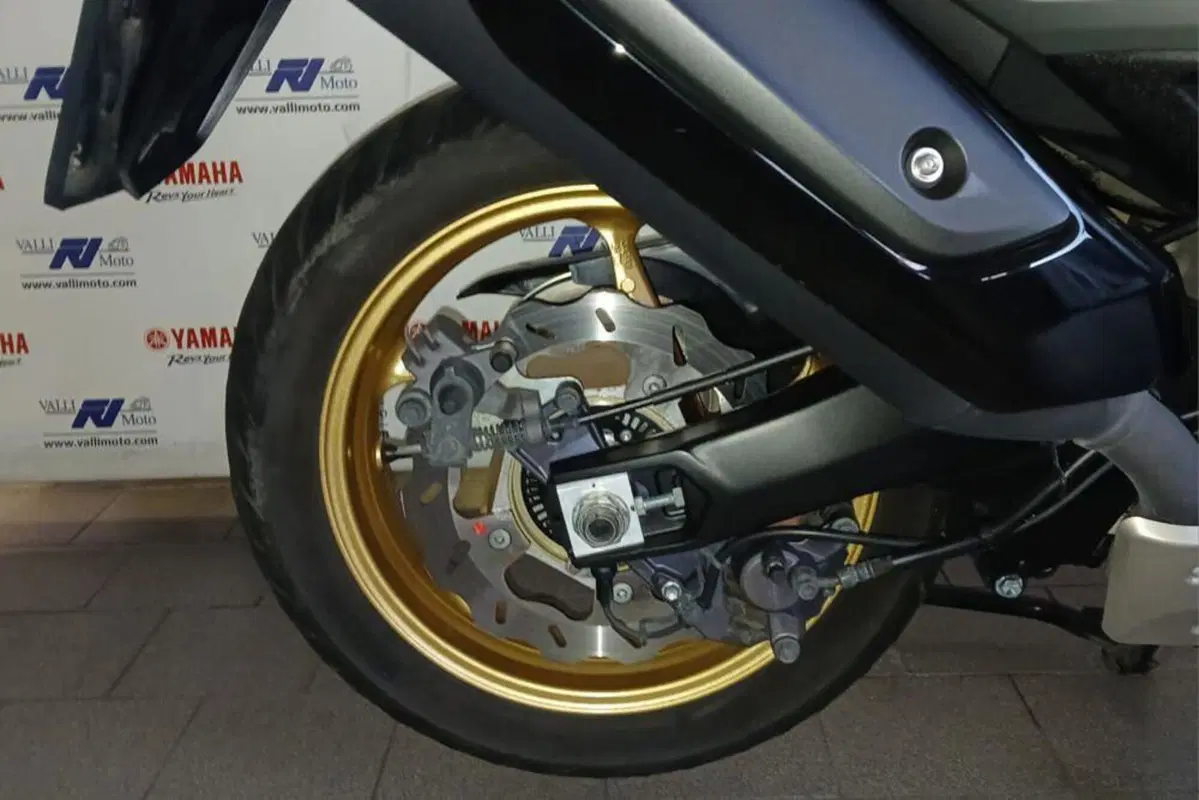 Yamaha T-Max 560 Tech Max (2021) (4)