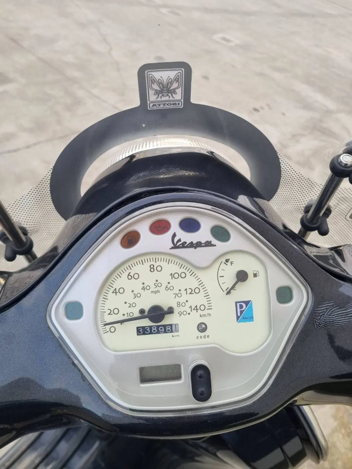Piaggio X8 150 Street (9)