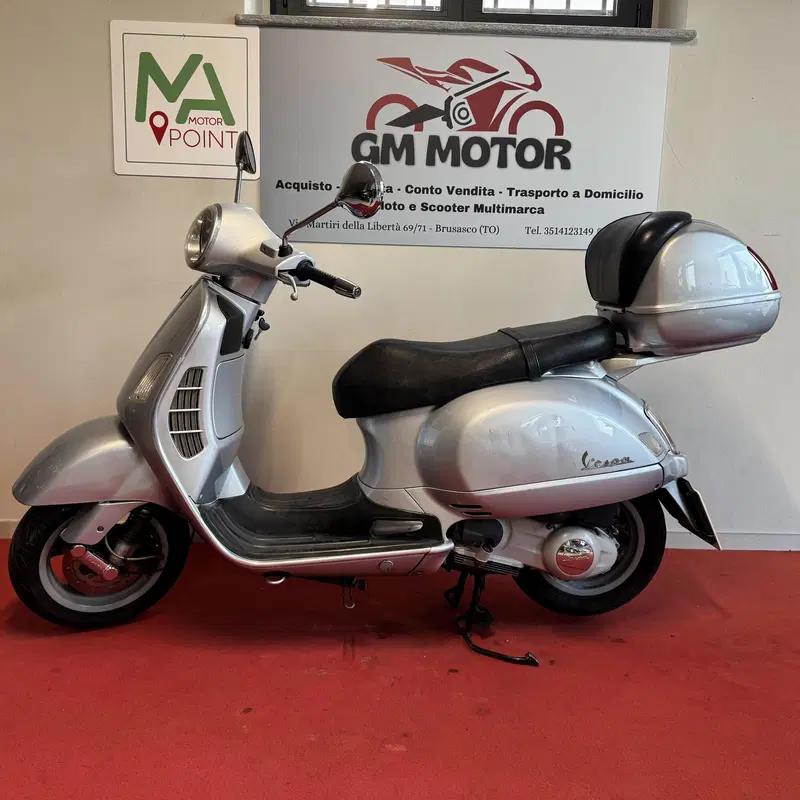 Vespa Granturismo 200 L (4)