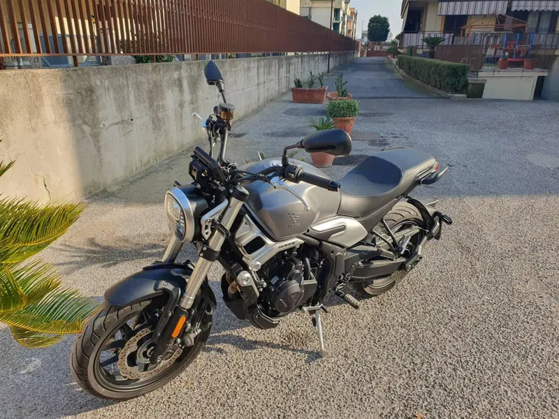 Voge Trofeo 500AC (2022 - 26) (2)
