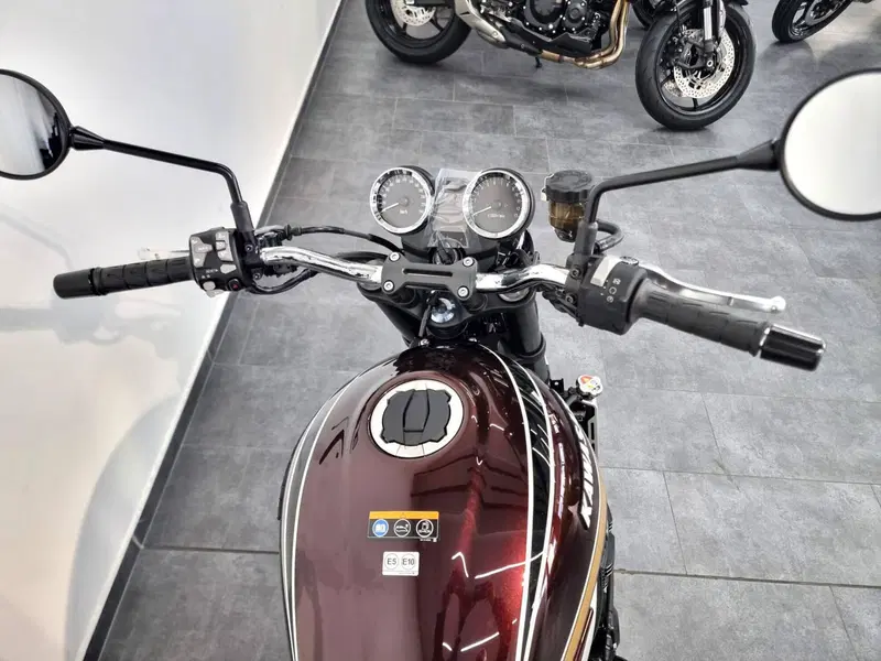 Kawasaki Z 900 RS (2026) (4)