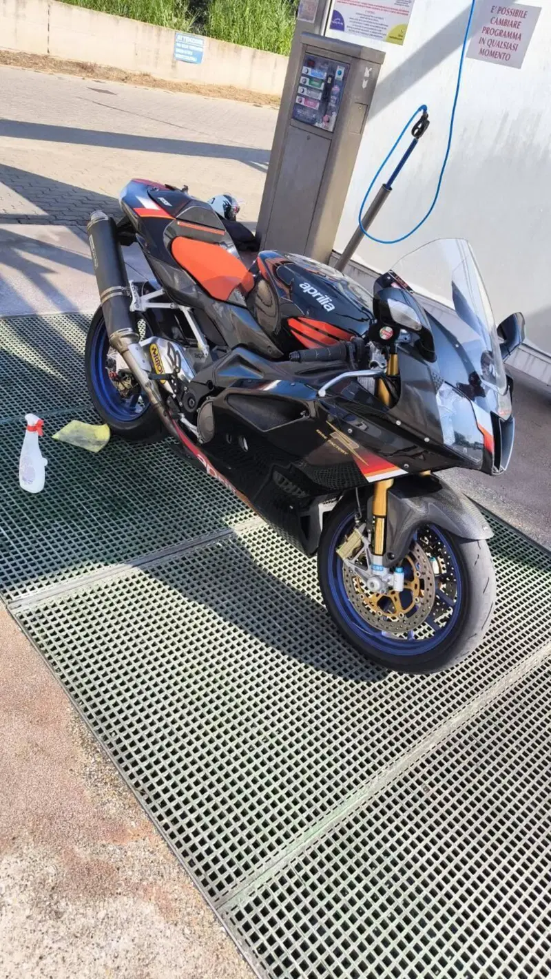 Aprilia RSV 1000 R Factory (2004 - 05) (6)