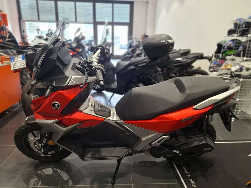 Voge Sfida SR1 ADV (2023 - 26) (3)