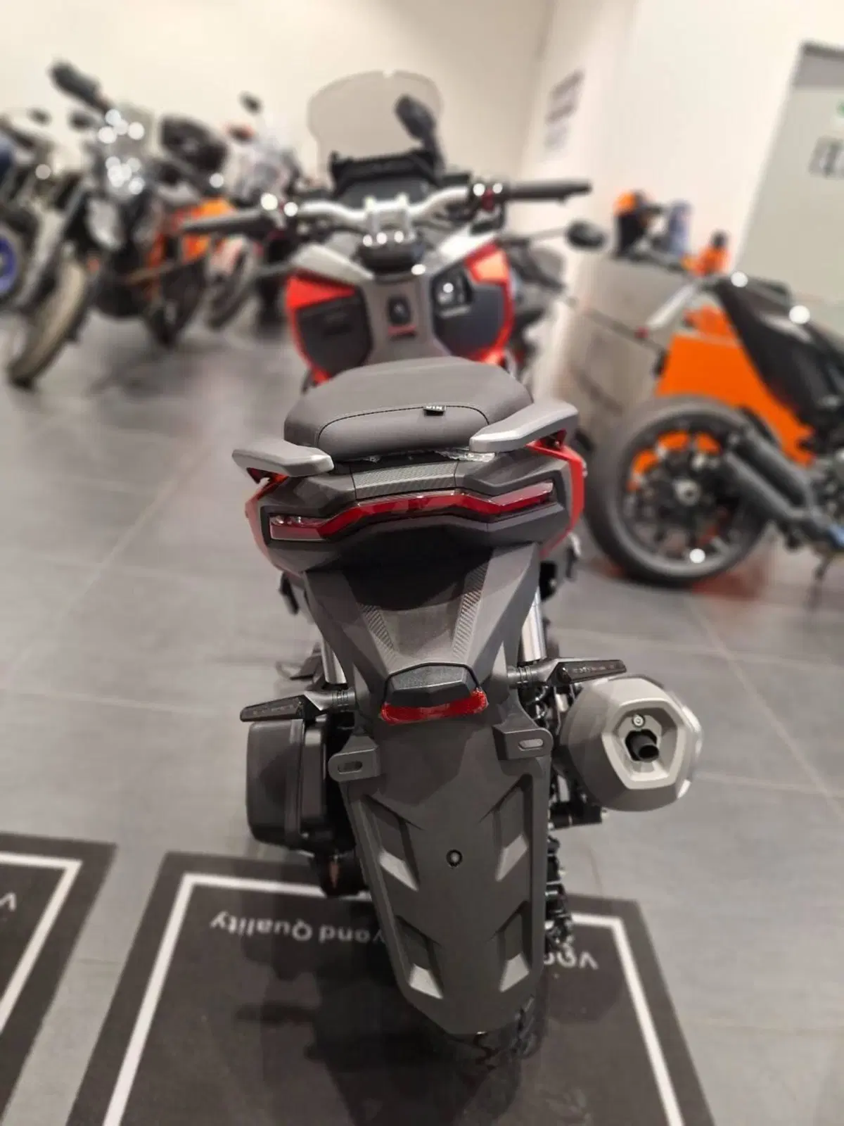 Voge Sfida SR1 ADV (2023 - 26) (6)
