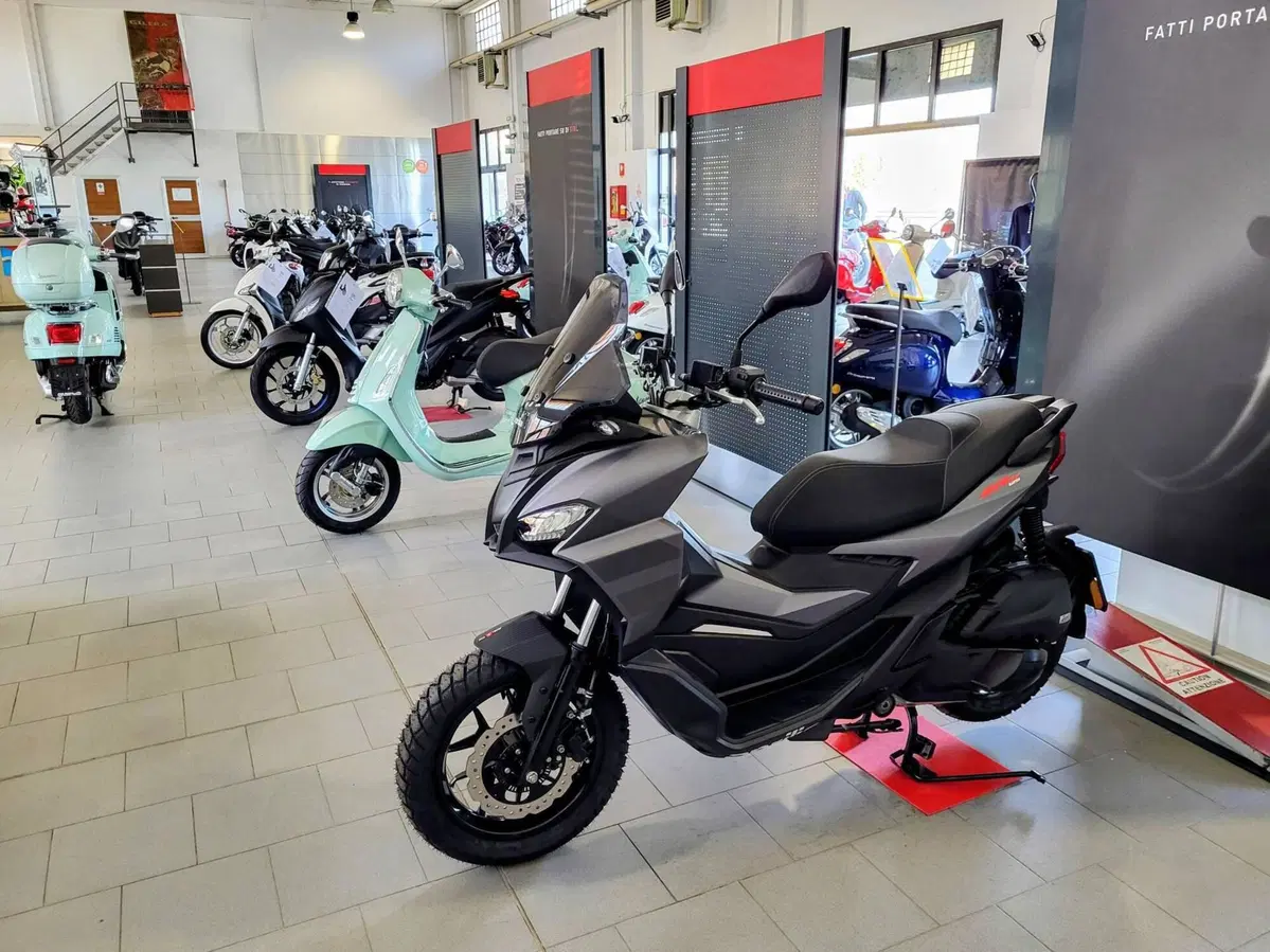 Aprilia SR GT 125 (2025 - 26) (2)