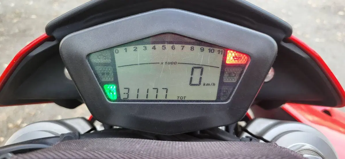 Ducati Hypermotard 1100 (2007 - 09) (9)