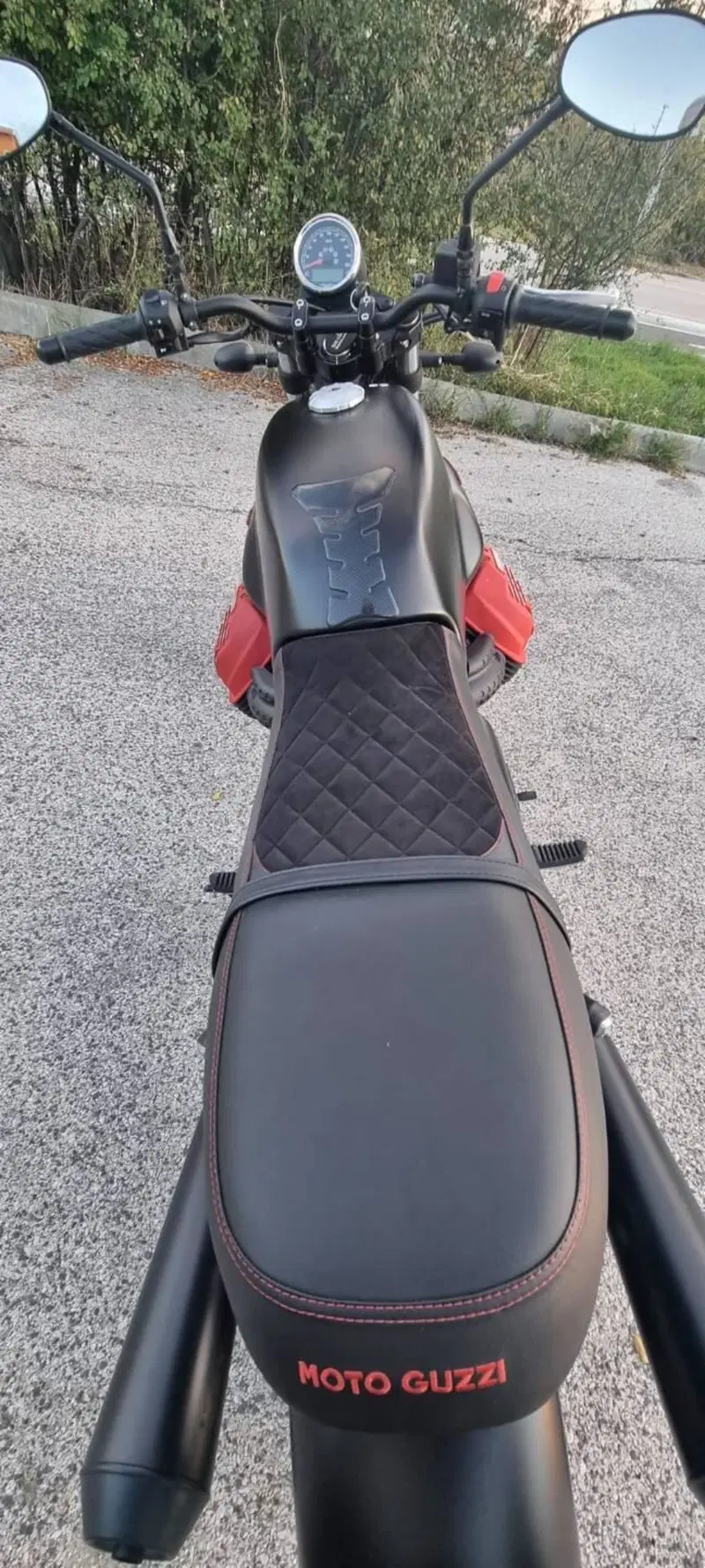 Moto Guzzi V7 III Stone (2017 - 20) (5)