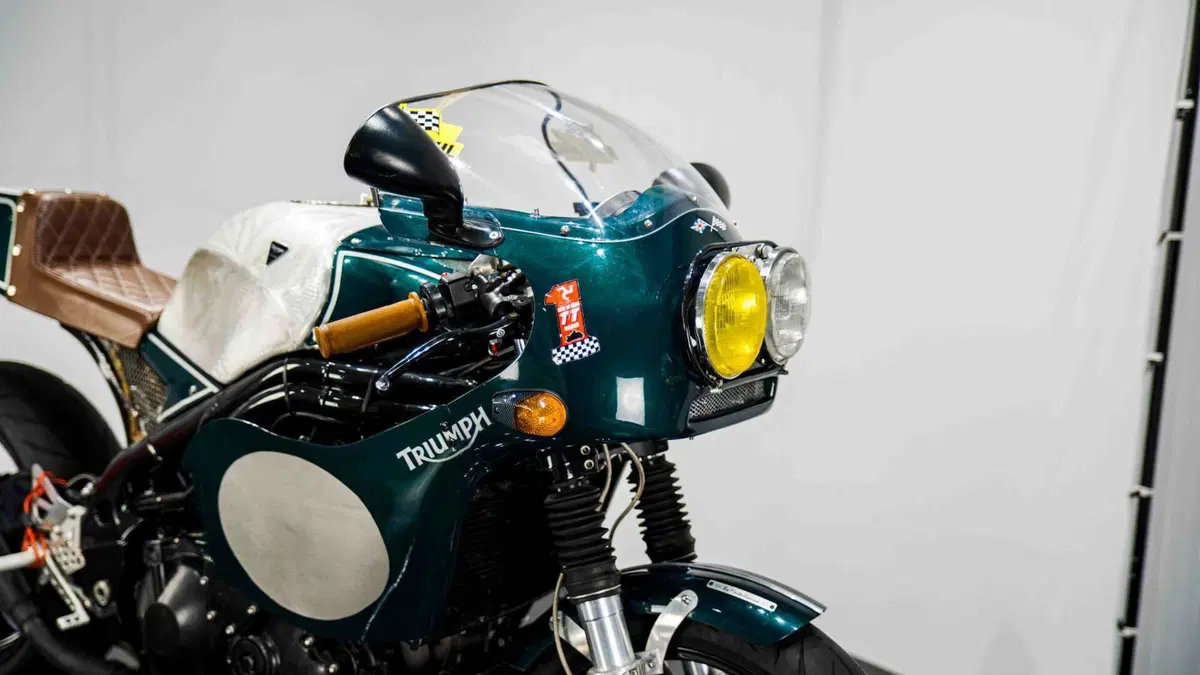 Triumph Daytona 955 I (1999 - 01) (10)