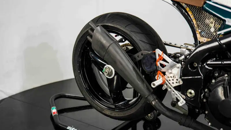 Triumph Daytona 955 I (1999 - 01) (12)