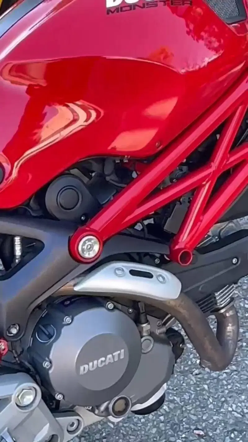 Ducati Monster 696 Plus (2007 - 14) (10)