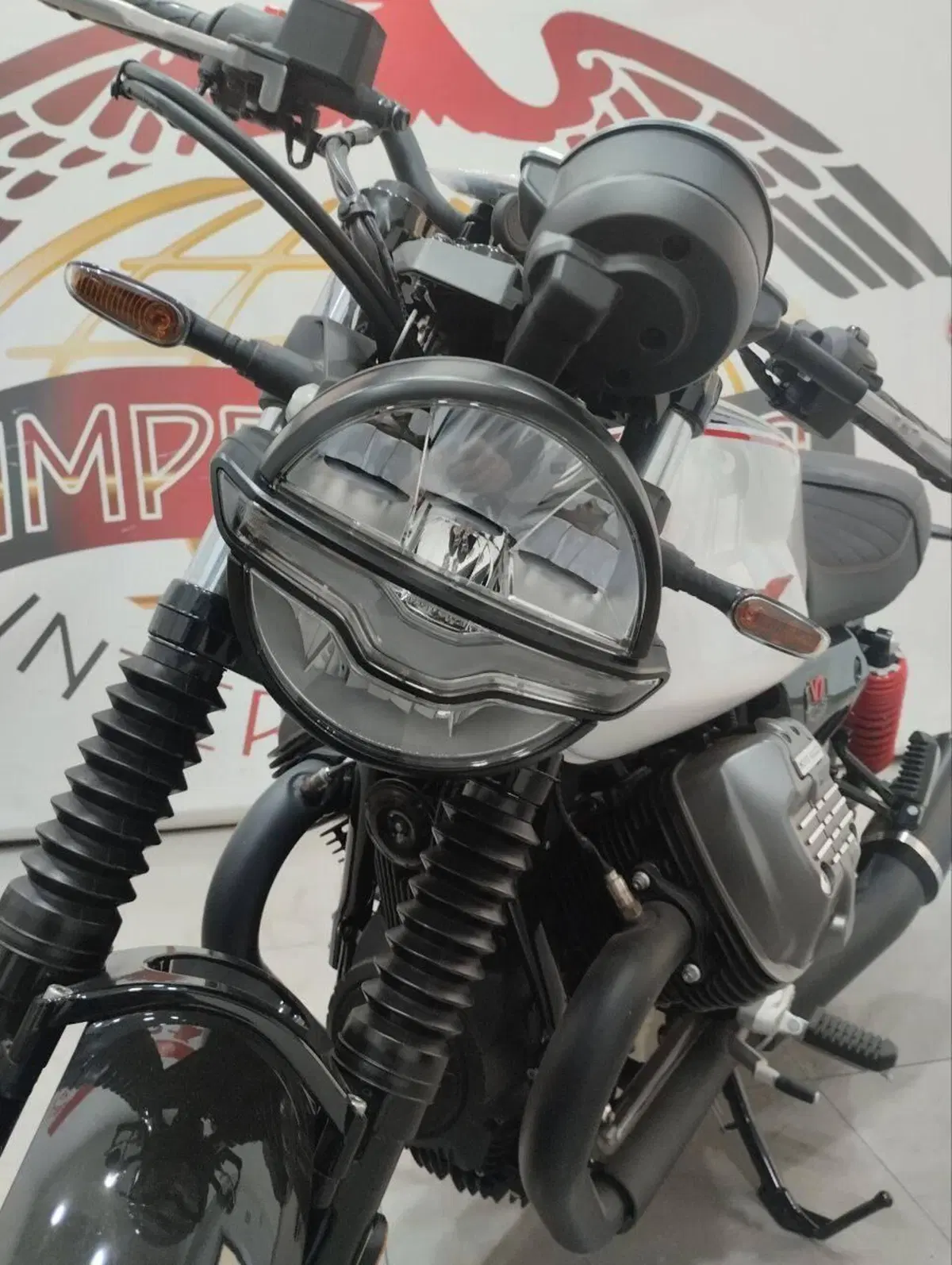 Moto Guzzi V7 Stone Ten (2024 - 25) (4)