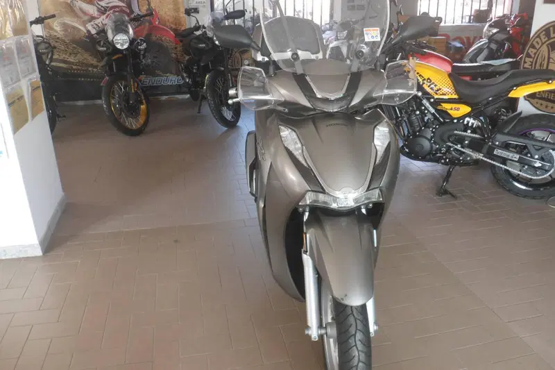 Honda SH 350 (2021 - 24) (2)