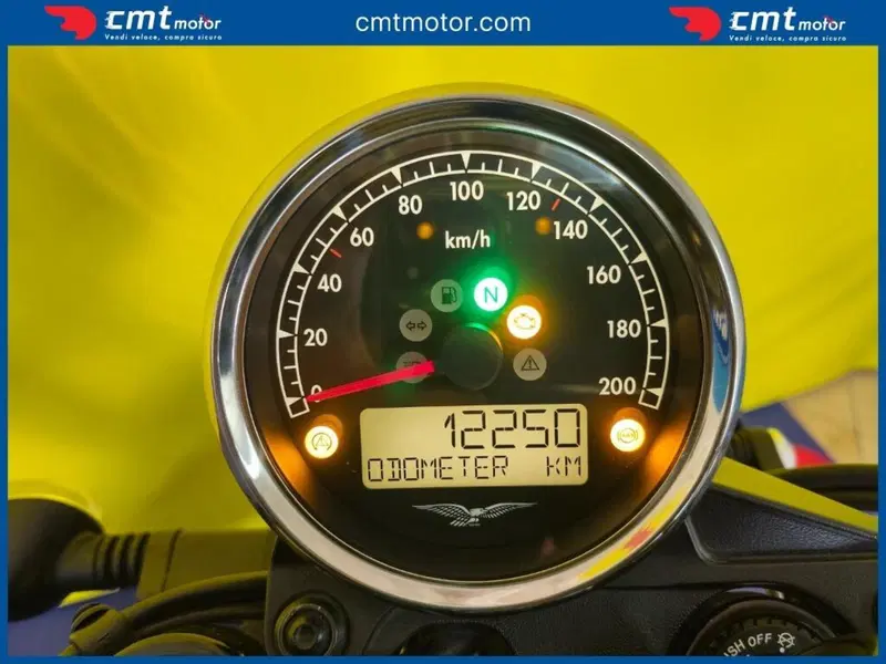 Moto Guzzi V7 III Stone (2017 - 20) (5)