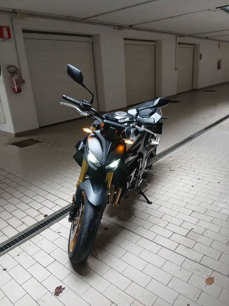 Honda CB 1000 Hornet (2025 - 26) (2)