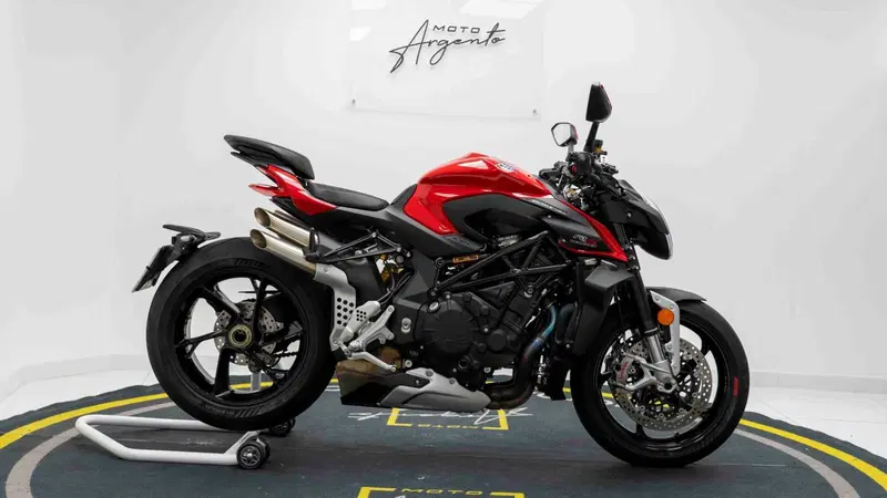 MV Agusta Brutale 1000 RS (2022 - 26) (2)