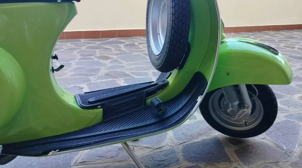 Piaggio VESPA 50 L (9)
