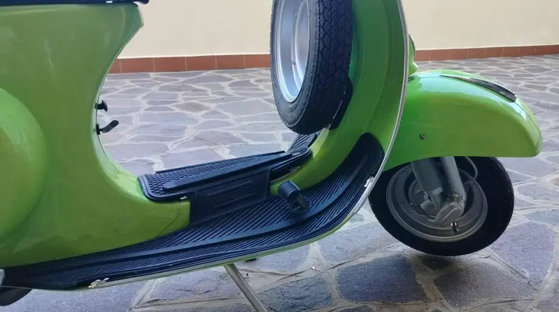 Piaggio VESPA 50 L (9)