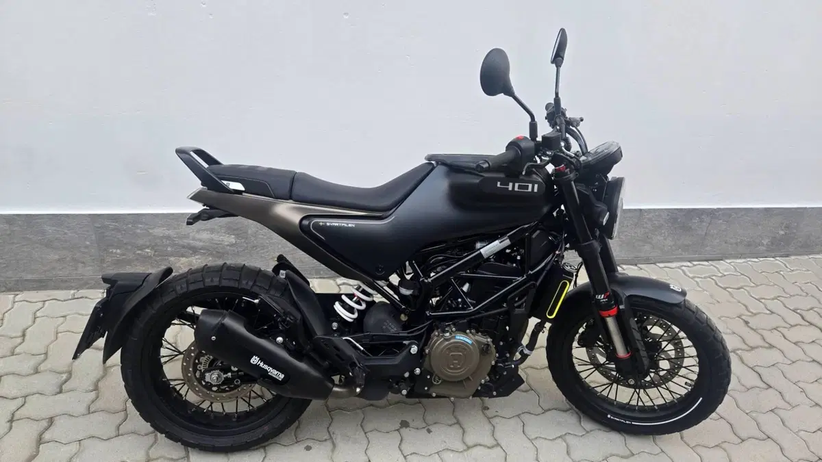 Husqvarna Svartpilen 401 (2024 - 26) (2)